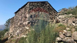 Land for sale in Arcos de Valdevez, Portugal — €35,000