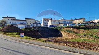 Land for sale in Felgueiras, Portugal — €73,500