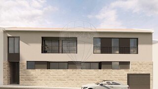 Terreno de 663 m² em Porto