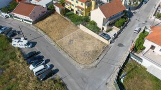 Land for sale in Odivelas, Portugal — €180,000