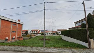 Land for sale in Moimenta da Beira, Portugal — €60,000