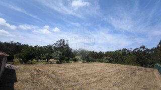 Terreno de 570 m² em Leiria