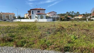 Land for sale in Batalha, Portugal — €34,900