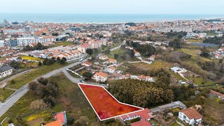 Land for sale in Espinho, Portugal — €235,000