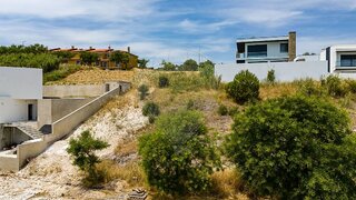Land for sale in Alenquer, Portugal — €99,400