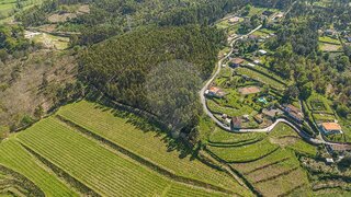 Land for sale in Póvoa de Lanhoso, Portugal — €98,500