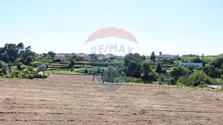 Land for sale in Felgueiras, Portugal — €75,000