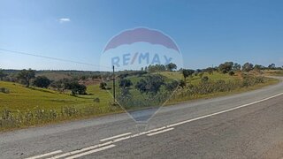 Land for sale in Serpa, Portugal — €106,500