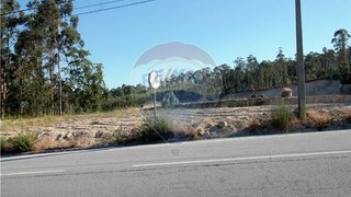 Land for sale in Felgueiras, Portugal — €430,000
