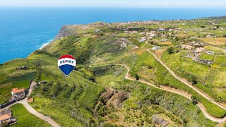 Land for sale in Calheta (Madeira), Portugal — €1,100,000
