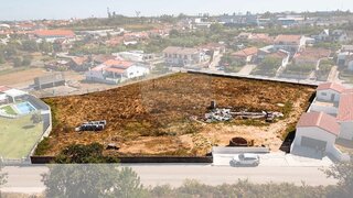 Terreno em Leiria · 3814 m² · 405 000 €