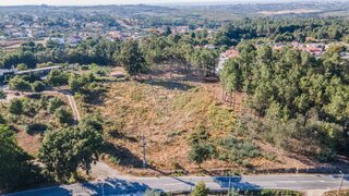 Land for sale in Seia, Portugal — €200,000