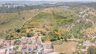 Terreno em Coimbra · 250 909 m² · 3 219 895 €