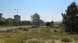 Land for sale in Almada, Portugal — €175,000