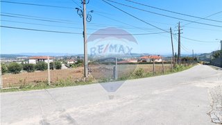 Land for sale in Felgueiras, Portugal — €299,000