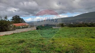 Land for sale in Porto de Mós, Portugal — €70,000