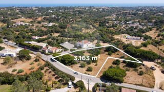 Land for sale in Lagoa, Portugal — €395,000