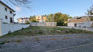 Terreno de 528 m² em Leiria