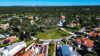 Land for sale in Almada, Portugal — €830,000