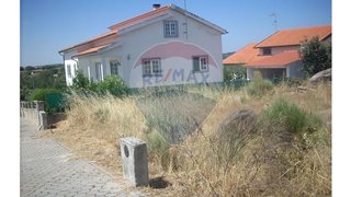 Land for sale in Almeida, Portugal — €32,000