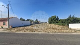 Land for sale in Almeirim, Portugal — €57,000