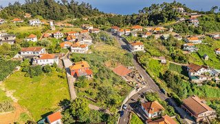 Land for sale in Santana, Portugal — €70,000