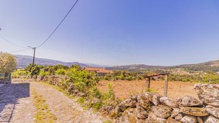 Land for sale in Penafiel, Portugal — €129,000