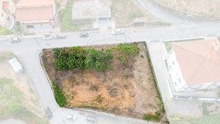 Land for sale in Cinfães, Portugal — €108,000