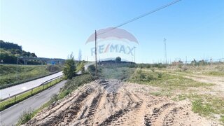 Land for sale in Felgueiras, Portugal — €78,000