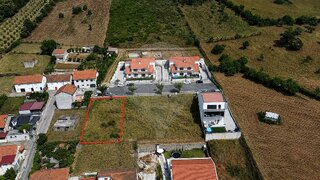 Terreno de 389 m² em Bragança