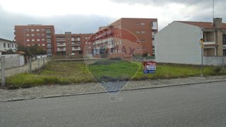 Land for sale in Chaves, Portugal — €73,000