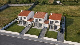 Terreno em Leiria · 1718 m² · 99 000 €