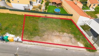 Land for sale in Odivelas, Portugal — €200,000