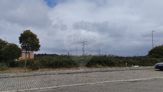 Terreno para venda em Santa Maria da Feira, Portugal — 284 280 €