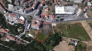 Terreno de 11 000 m² em Leiria