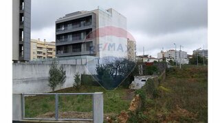 Land for sale in São João da Madeira, Portugal — €195,000