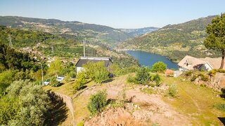 Land for sale in Cinfães, Portugal — €120,000