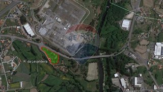 Land for sale in Vila Nova de Famalicão, Portugal — €430,000