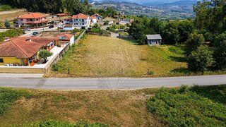 Land for sale in Felgueiras, Portugal — €90,000