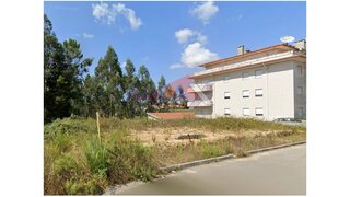 Terreno para venda em Oliveira de Azeméis, Portugal — 250 000 €