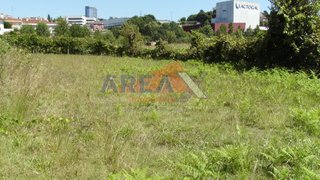 Terreno em Oliveira de Azeméis · 689 m² · 55 000 €
