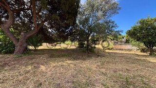 Terreno para venda em Almada, Portugal — 60 000 €