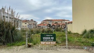 Terreno para venda em Espinho, Portugal — 310 000 €