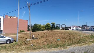 Terreno para venda em Santa Maria da Feira, Portugal — 240 000 €