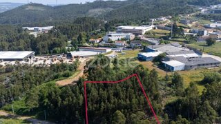 Land for sale in Paredes, Portugal — €89,900