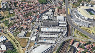Terreno de 898 m² em Porto
