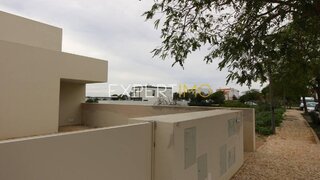 Terreno de 460 m² em Faro