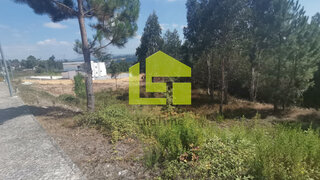 Land for sale in Carrazeda de Ansiães, Portugal — €39,500