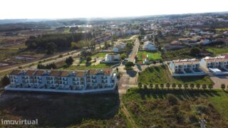 Terreno em Torres Vedras · 983 m² · 299 000 €