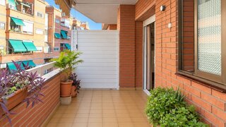 4-bedroom apartment with terrace in La Marina de Port, Barcelona